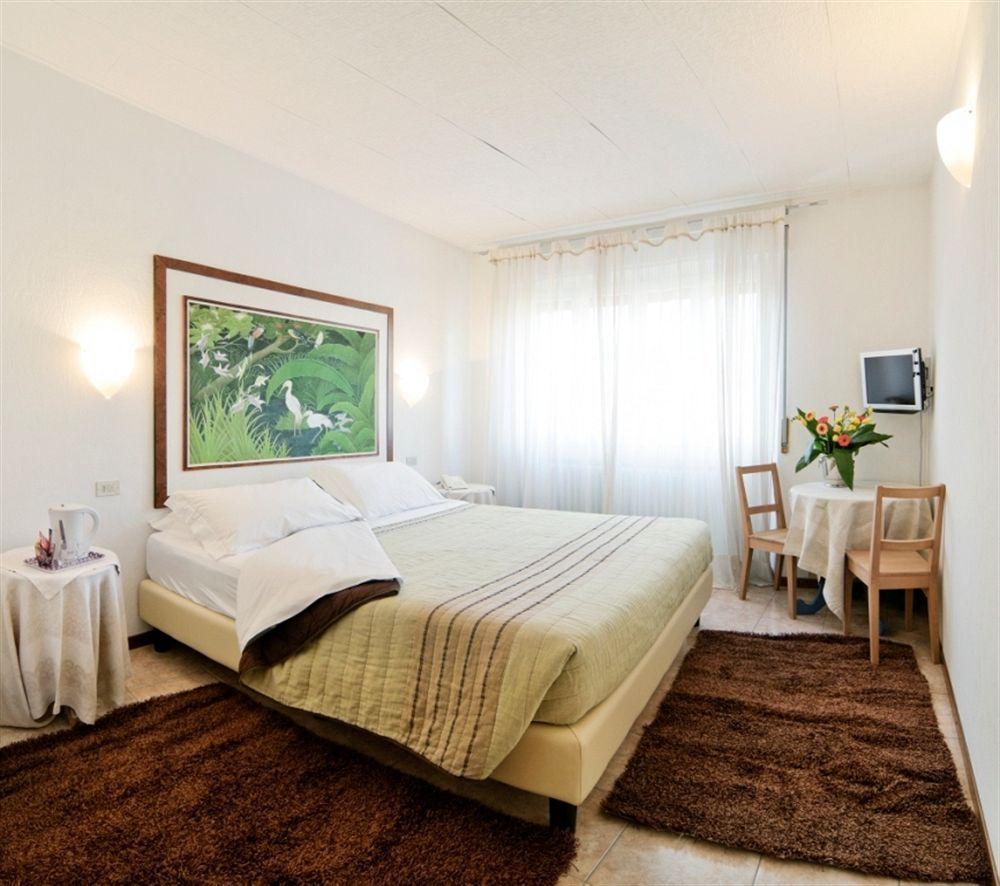 Antico Albergo Madonna Legnano Exterior photo